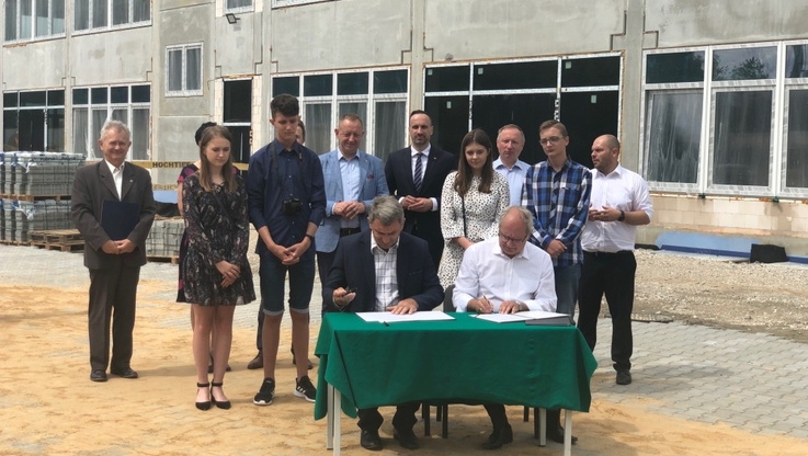 PKP Intercity Remtrak Idzikowice - podpisanie umów stypendialnych ze szkołami