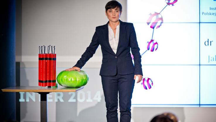 Dr Magdalena Kulma, laureatka INTER 2014, w trakcie finałowego wystąpienia