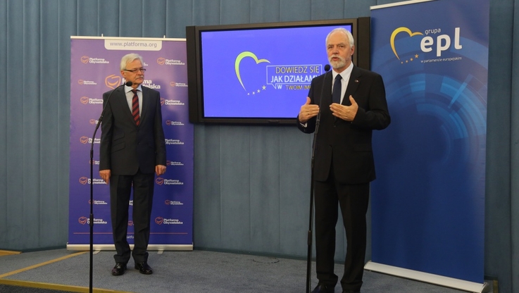 Europarlamentarzyści Grupy EPL od lewej Tadeusz Zwiefka, Jan Olbrycht