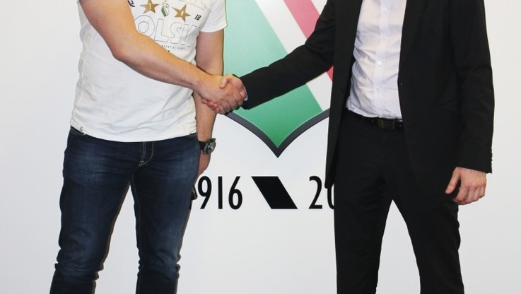 Dyrektor marketingu marki Doppelherz aktiv - Kamil Kosmowski (z prawej) i prezes klubu Legia Warszawa Pan Bogusław Leśnodorski