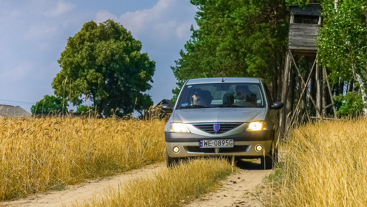 Dacia Logan fot.1 - Jędrzej Chmielewski