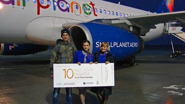 Small Planet Airlines fot.2