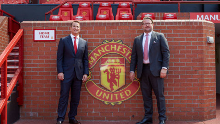 David Kohler i Richard Arnold na stadionie Old Trafford