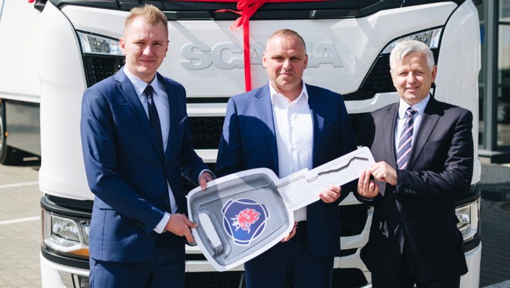 Wojtex - wydanie Scania LNG (od lewej: Rafał Śliwowski, Wojciech Kusnerz, Jacek Dmuchowski)