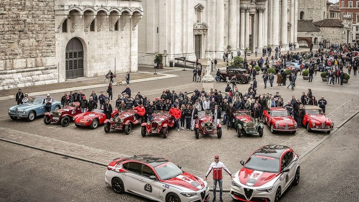 Nowa Giulia i Stelvio Quadrifoglio serii specjalnej Alfa Romeo Racing i Antonio Giovinazzi na 1000 Miglia 2019