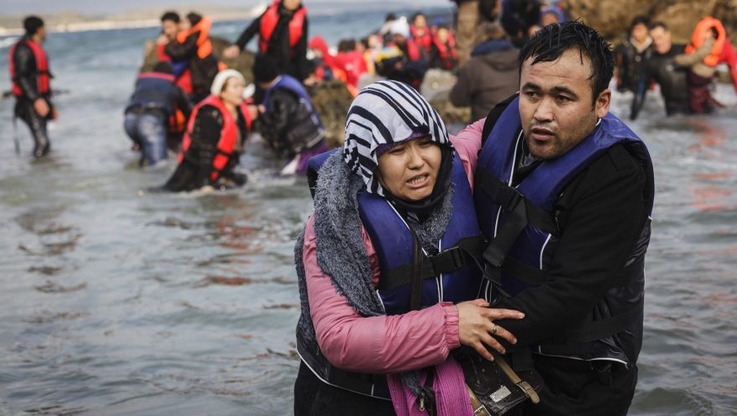 Afgańscy uchodźcy na brzegu greckiej wyspy Lesbos ©UNHCR/Achilleas Zavallis