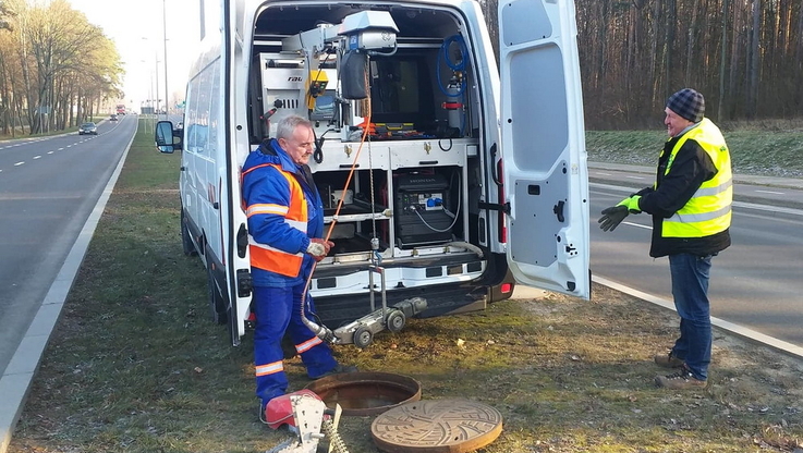Wodociągi Białostockie/Inspekcja TV kanału sanitarnego w ul. Ciołkowskiego przy użyciu nowo zakupionego pojazdu