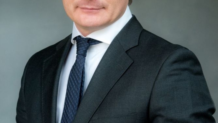 Szymon Kobusiński, Studio Bank/Artur Zymerman - dyrektor generalny Belvdere  Gourmet Group