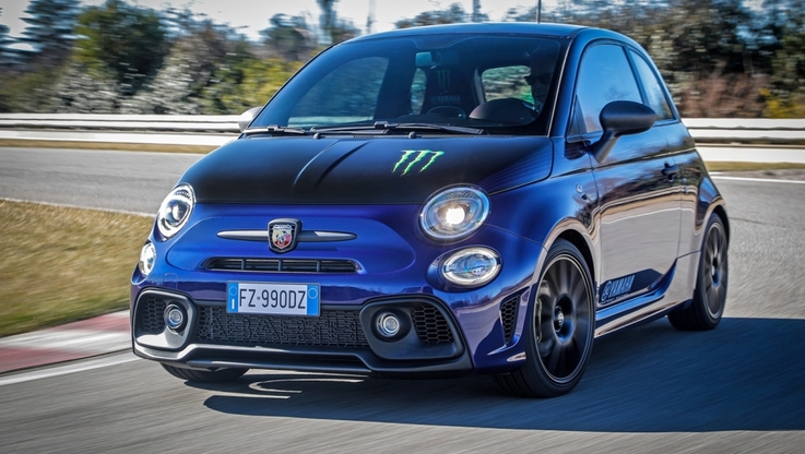 FCA Abarth 595 Monster Energy Yamaha (1)