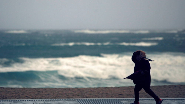 
								Authorities issue orange warning in northwestern Spanish region of Galicia due to stormy weather
							