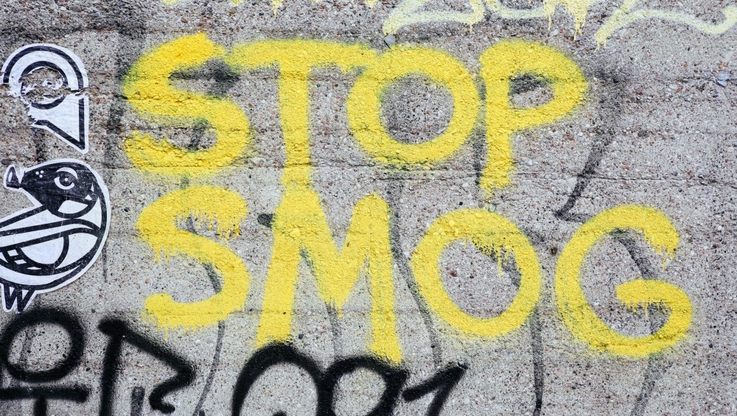 napis "STOP SMOG"