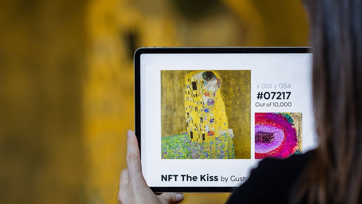 NFT presentation “The Kiss” by Gustav Klimt at the Upper Belvedere