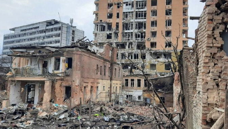 Zniszczone budynki w Charkowie, Fot.PAP/DSNS 