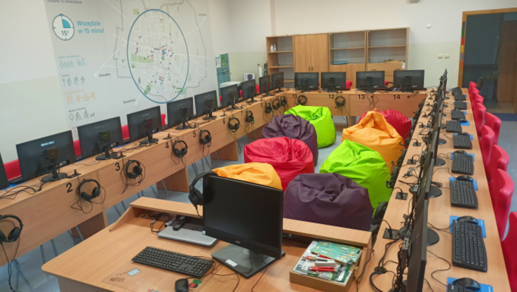 Fot. UMiG Pleszew Nowoczesne pracownie językowe mają zachęcić uczniów do nauki języków obcych