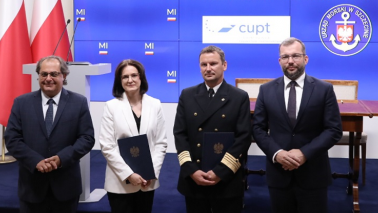 Podpisanie pre-umowy dot. rozbudowy podejścia do portu w Świnoujściu; Fot.: MFiPR