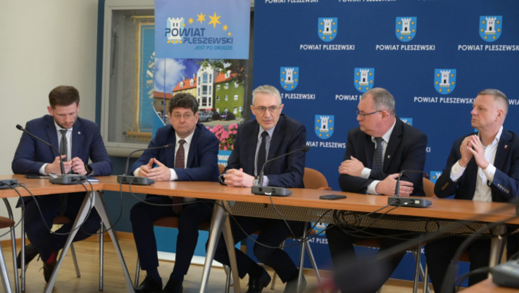 Fot. (Starostwo Powiatowe w Pleszewie): Włodarze wszystkich gmin powiatu pleszewskiego działają wspólnie dla nowej jakości transportu publicznego