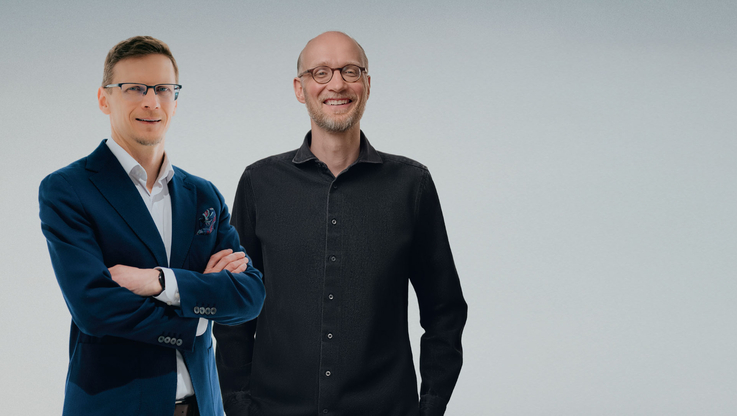 Fot. Wolters Kluwer Polska - Marcin Kleina, dyrektor zarządzający Wolters Kluwer Legal & Regulatory Polska i Rumunia; Viktor von Essen, CEO Libra by Wolters Kluwer