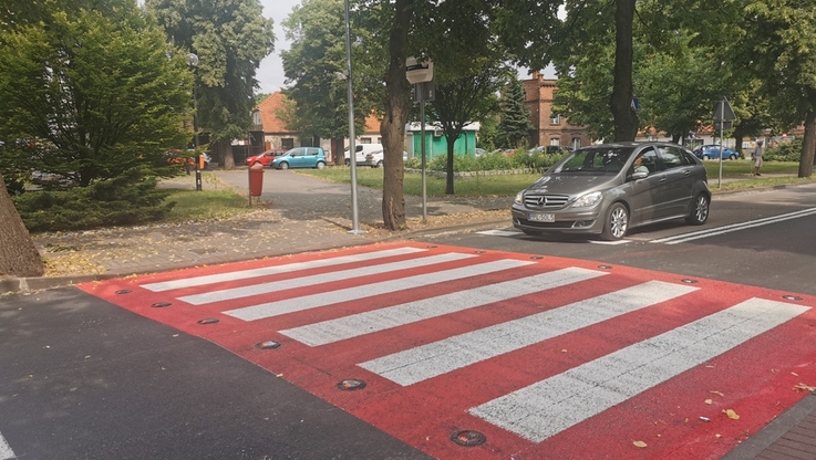 Fot. (UMiG Pleszew): Dwa interaktywne przejścia dla pieszych z powodzeniem funkcjonują już w Pleszewie
