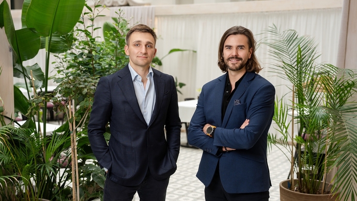 Grzegorz Kożuchowski, założyciel i CEO GoPOS oraz Daniel Dąbrowski, dyrektor inwestycyjny w Spire Capital Partners, fot. Tomasz Wilczkiewicz (2)