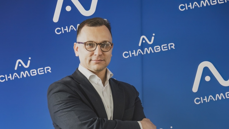 AI Chamber - Tomasz Snażyk