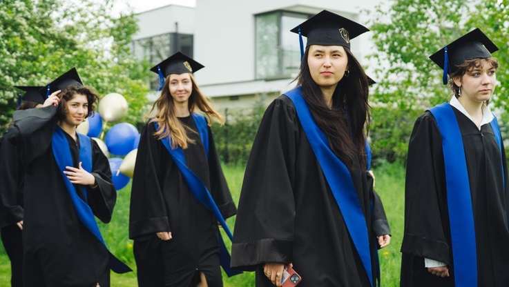 Akademeia High School (2)