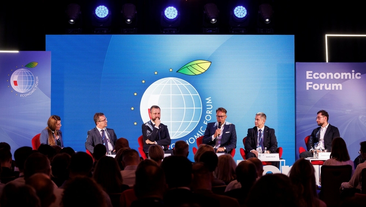 Fundacja Instytut Studiów Wschodnich (1)