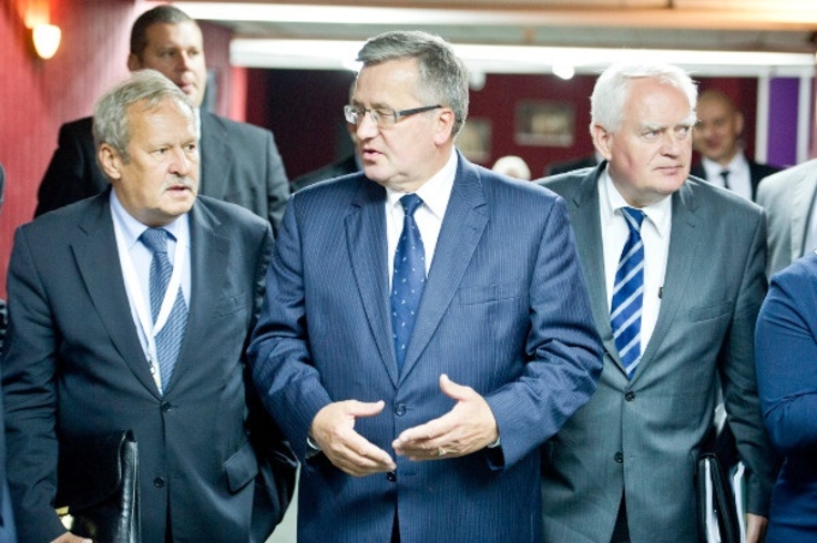 Fot. Adrian Larisz: Od lewej: Andrzej Arendarski, Przewodniczący Rady KIG i RIG, Bronisław Komorowski, Prezydent RP, Olgierd Dziekoński, Sekretarz Stanu w Kancelarii Prezydenta RP