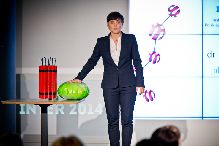 Dr Magdalena Kulma, laureatka INTER 2014, w trakcie finałowego wystąpienia