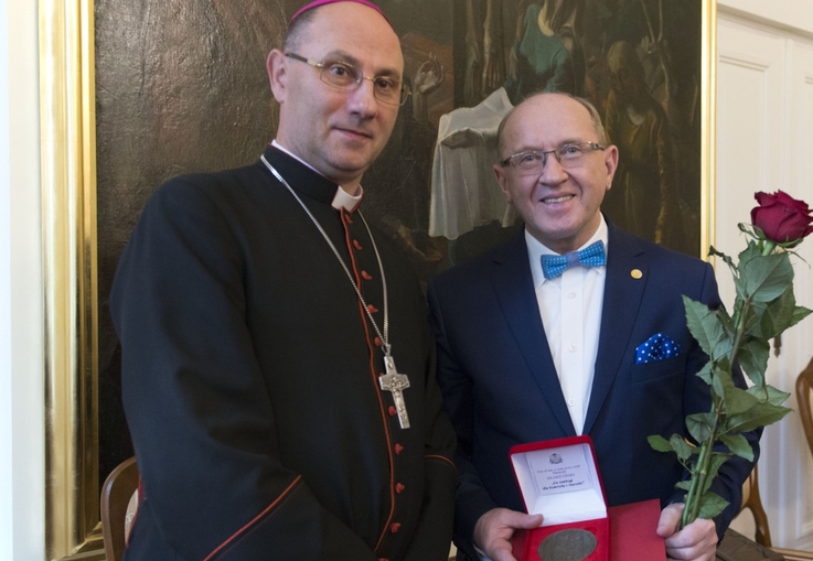 Medal Prymasowski dla prof. Henryka Skarżyńskiego