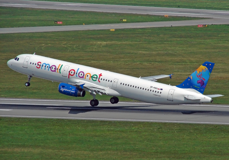 Piotr Bożyk/Small Planet Airlines