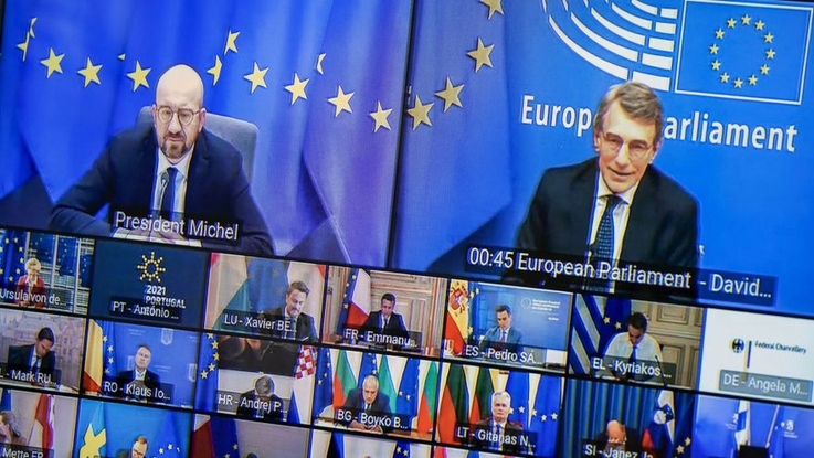 Parlament Europejski - szef PE David Sassoli (z prawej) 