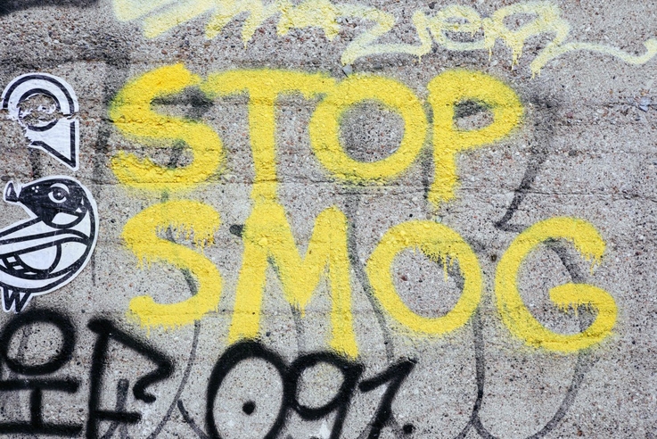 
								napis "STOP SMOG"
							