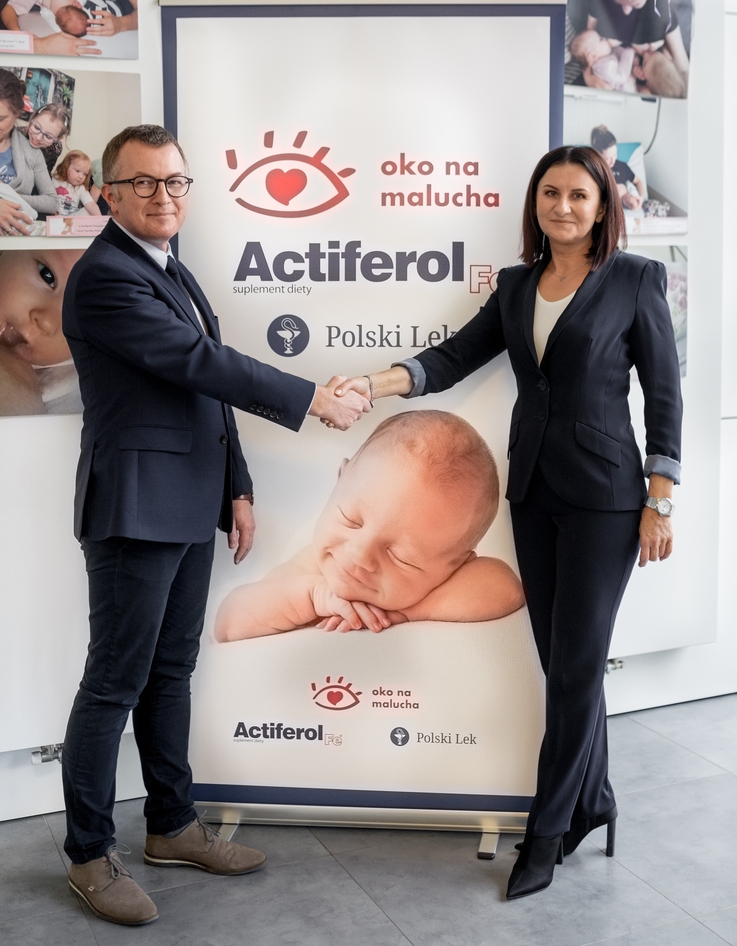 Fundacja Oko na Malucha - Elżbieta Gugulska dyrektor generalna firmy Polski Lek oraz dr n. med. Dariusz Madajczak, neonatolog, prezes Fundacji Oko na Malucha