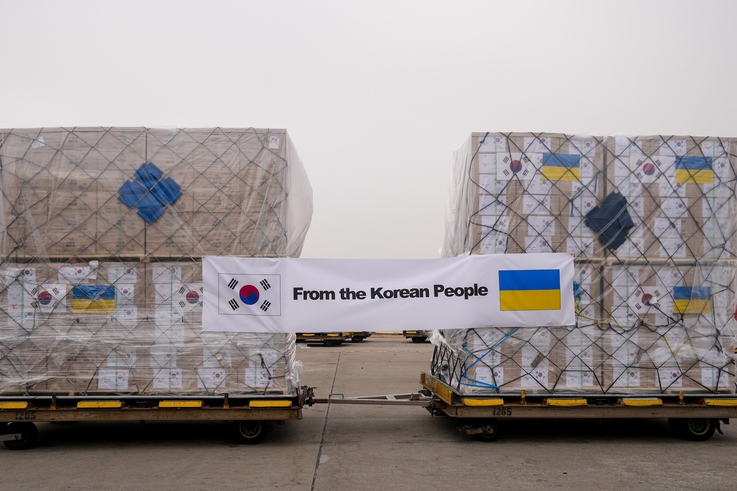 Ambasada Republiki Korei w Polsce - Produkty medyczne z Korei przeznaczone na pomoc humanitarną dla Ukrainy