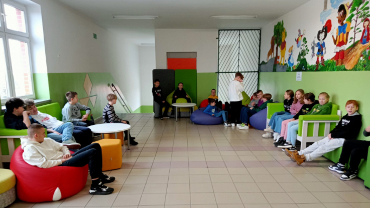 Fot. UMiG w Pleszewie, Strefy relaksu w pleszewskich szkołach to komfort dla uczniów