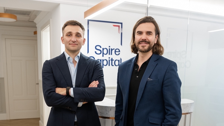 Grzegorz Kożuchowski, założyciel i CEO GoPOS oraz Daniel Dąbrowski, dyrektor inwestycyjny w Spire Capital Partners, fot. Tomasz Wilczkiewicz (1)